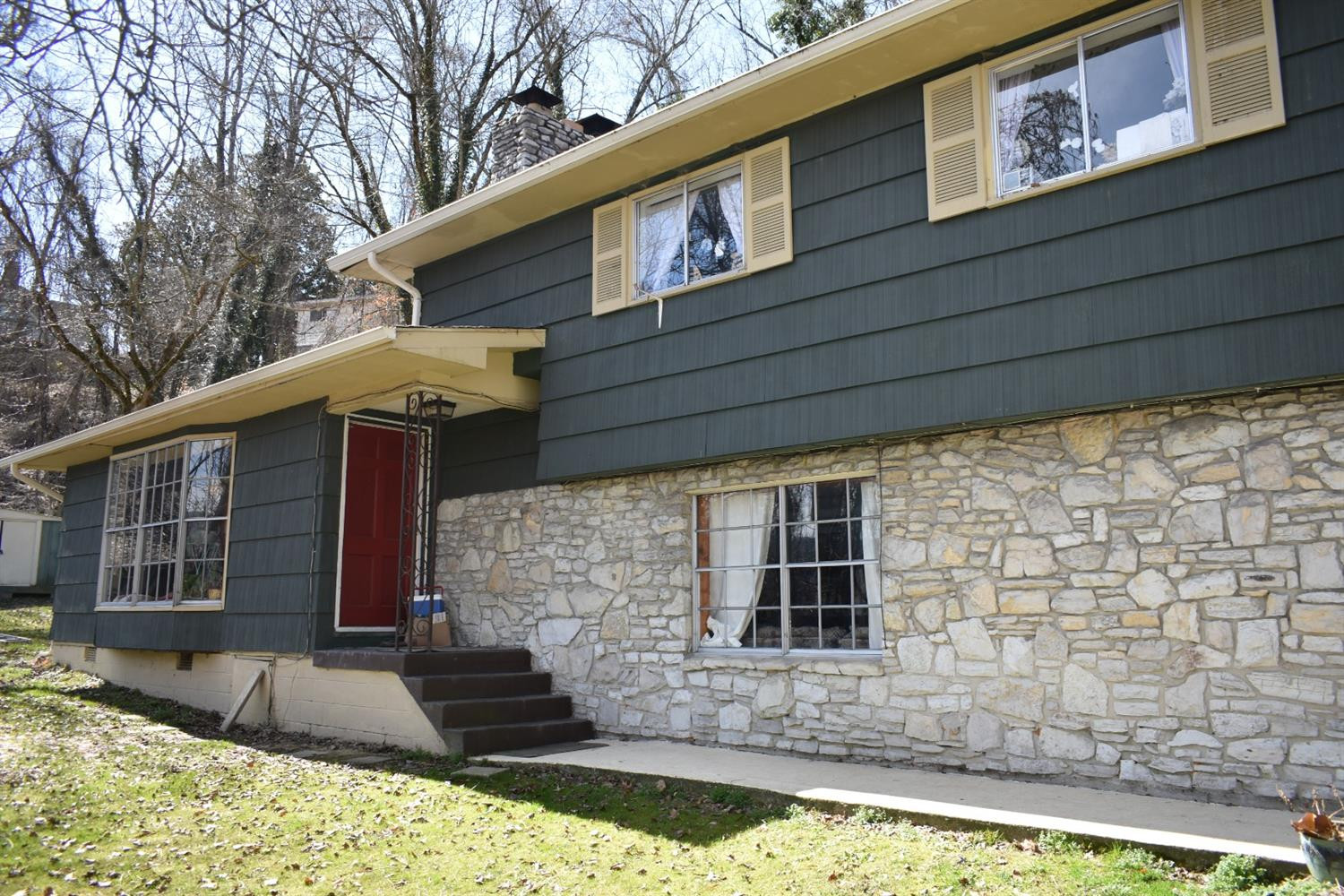 129 Greenwood Road Middlesboro, KY 40965 - Photo 11 of 25 Photo 11