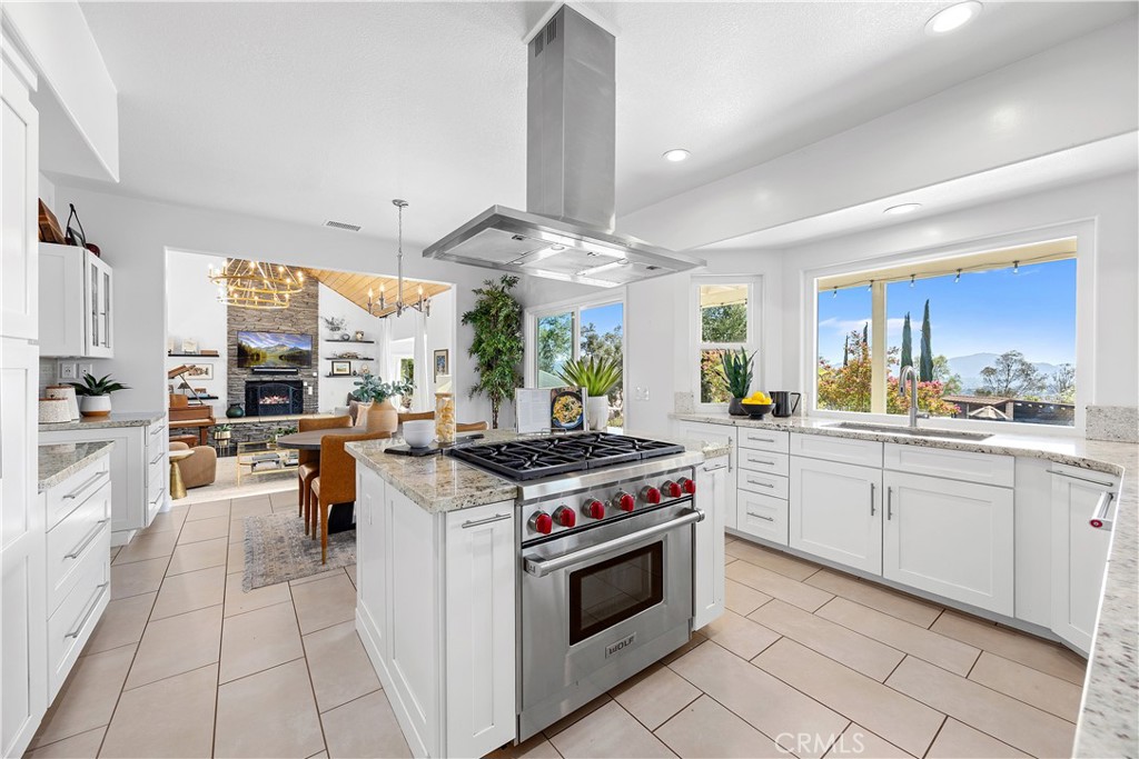 41999 Altanos Road Temecula, CA 92592 - Photo 9 of 57 Gallery Image 9