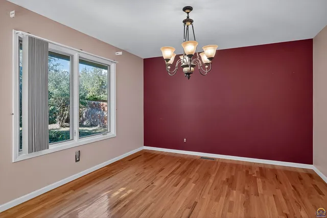 $355,000 | 3713 Southwest Lincolnshire Road, Topeka, KS 66610