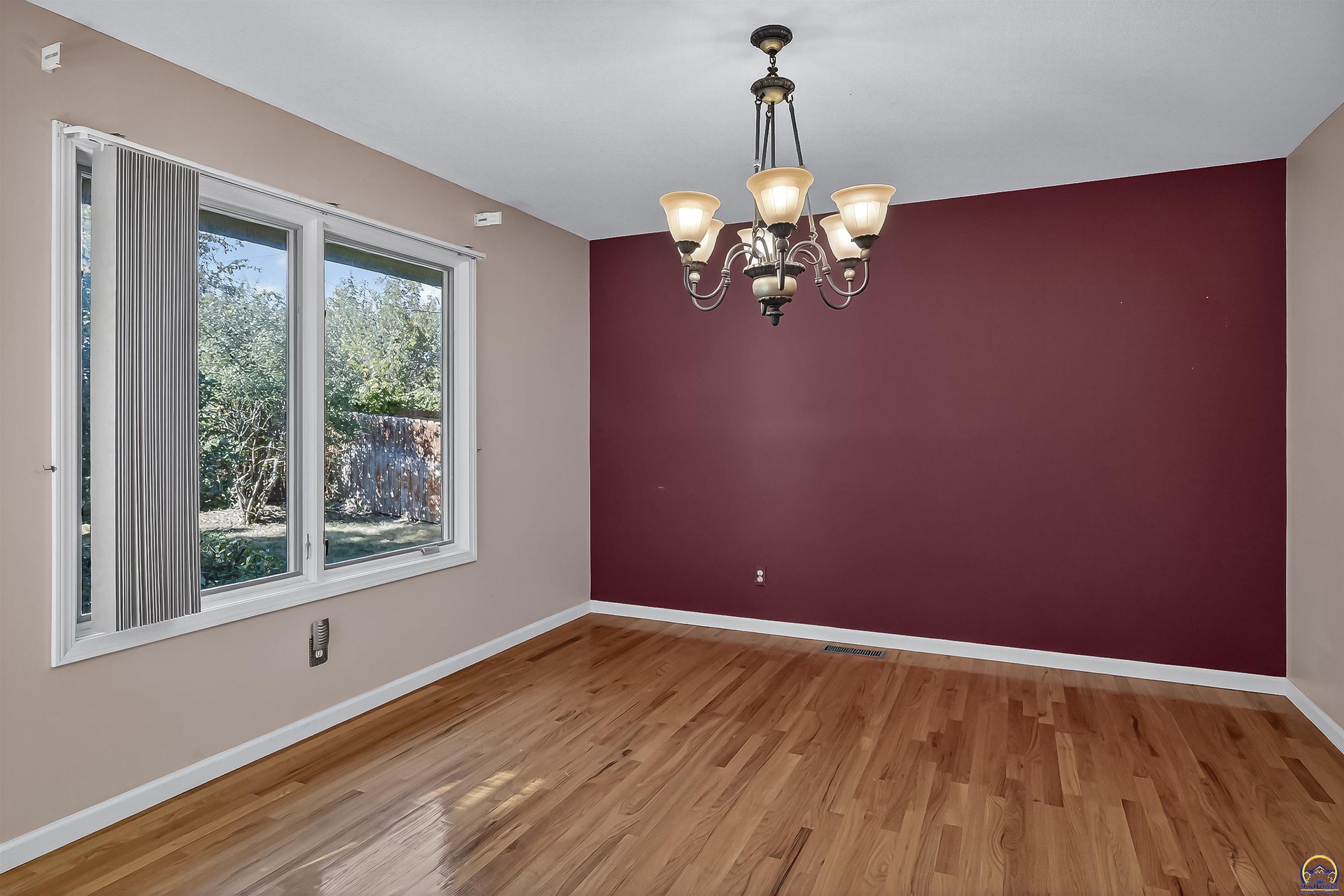 3713 Southwest Lincolnshire Road Topeka, KS 66610 - Photo 13 of 36