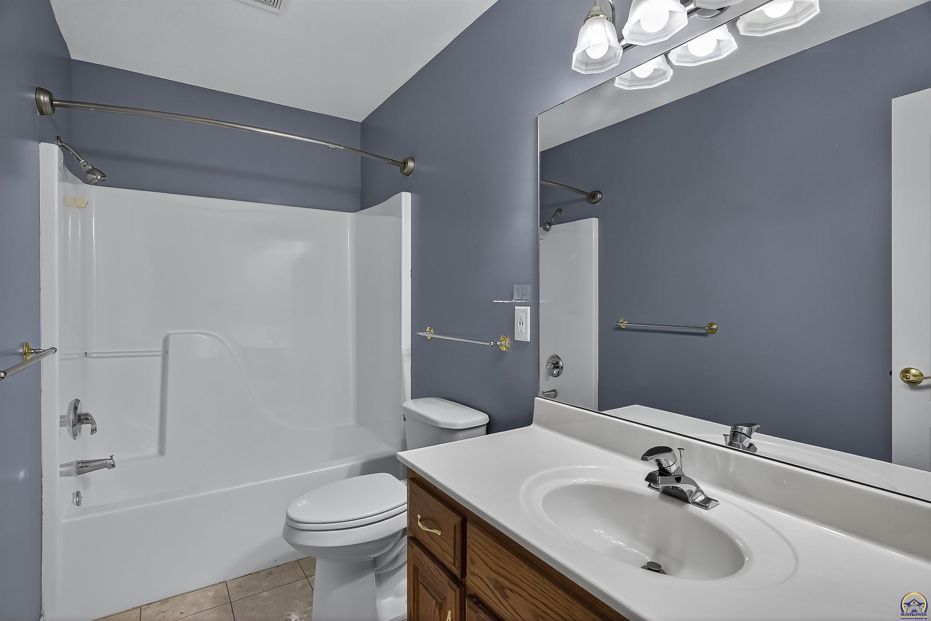 3713 Southwest Lincolnshire Road Topeka, KS 66610 - Photo 21 of 36