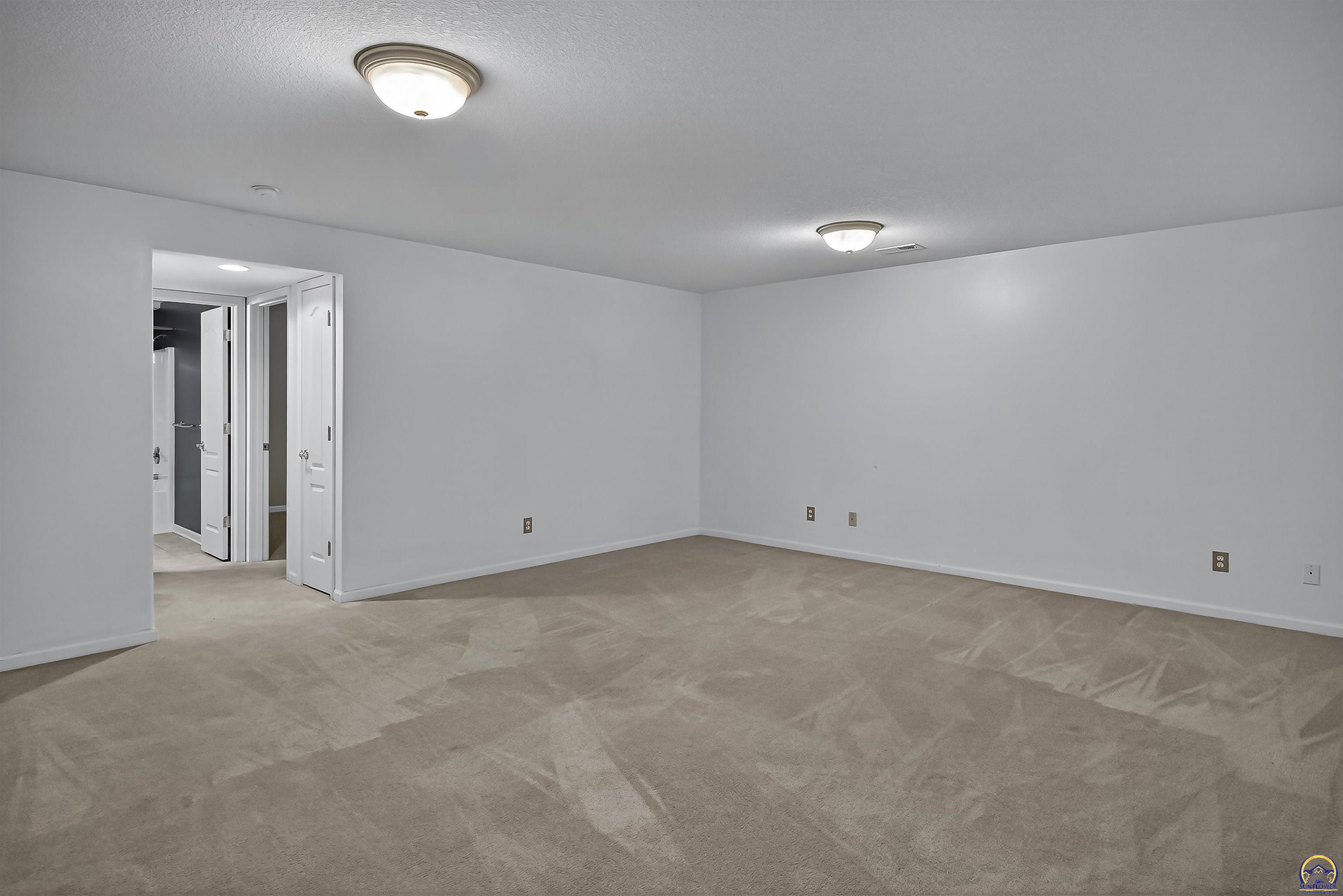 3713 Southwest Lincolnshire Road Topeka, KS 66610 - Photo 24 of 36