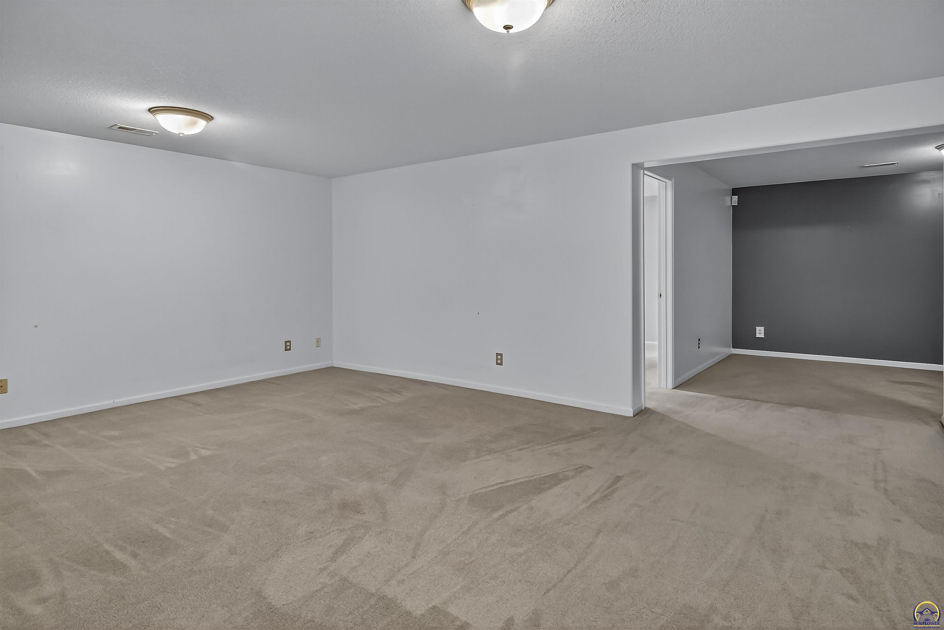 3713 Southwest Lincolnshire Road Topeka, KS 66610 - Photo 25 of 36