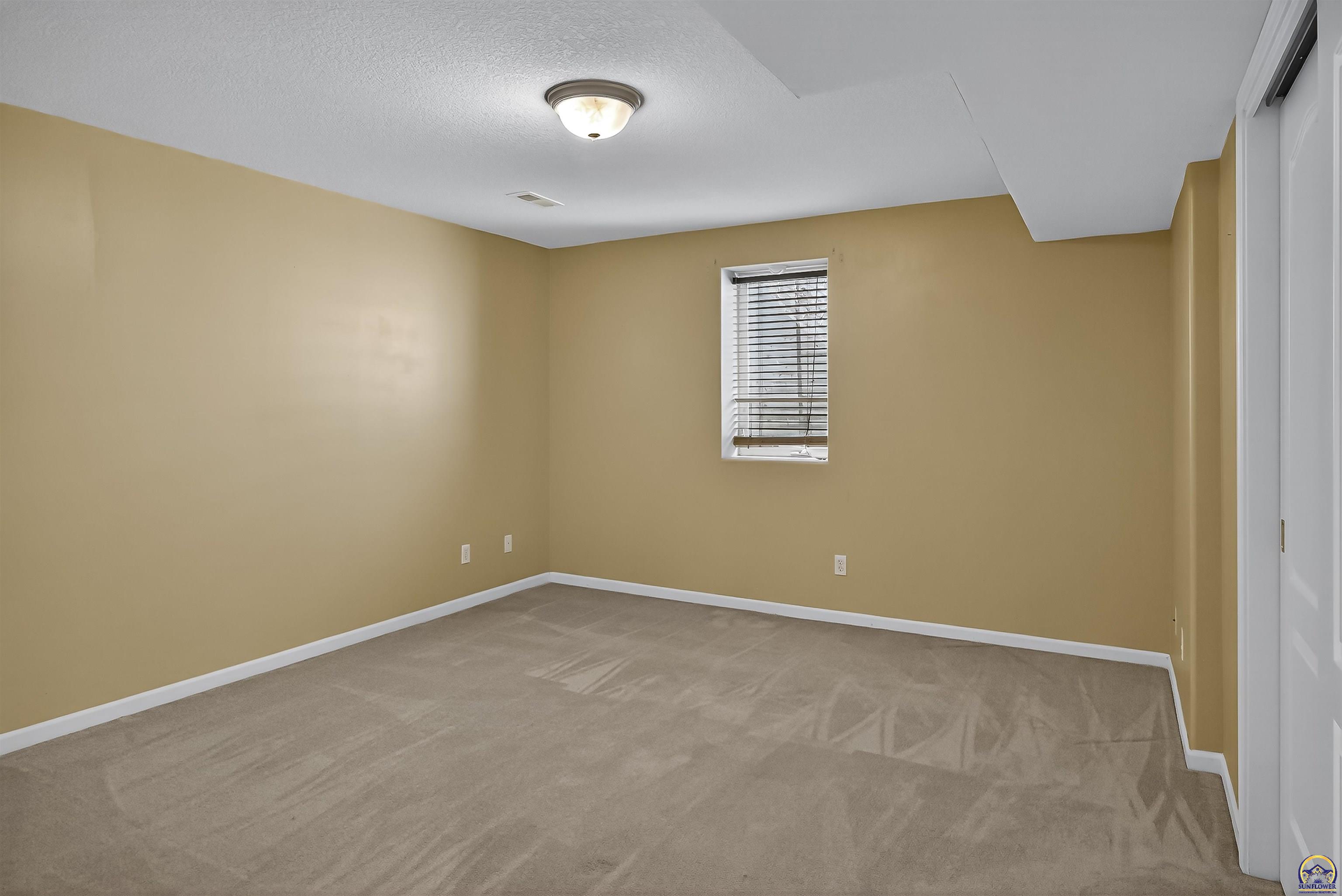 3713 Southwest Lincolnshire Road Topeka, KS 66610 - Photo 26 of 36