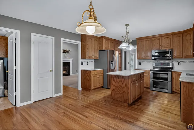 $355,000 | 3713 Southwest Lincolnshire Road, Topeka, KS 66610