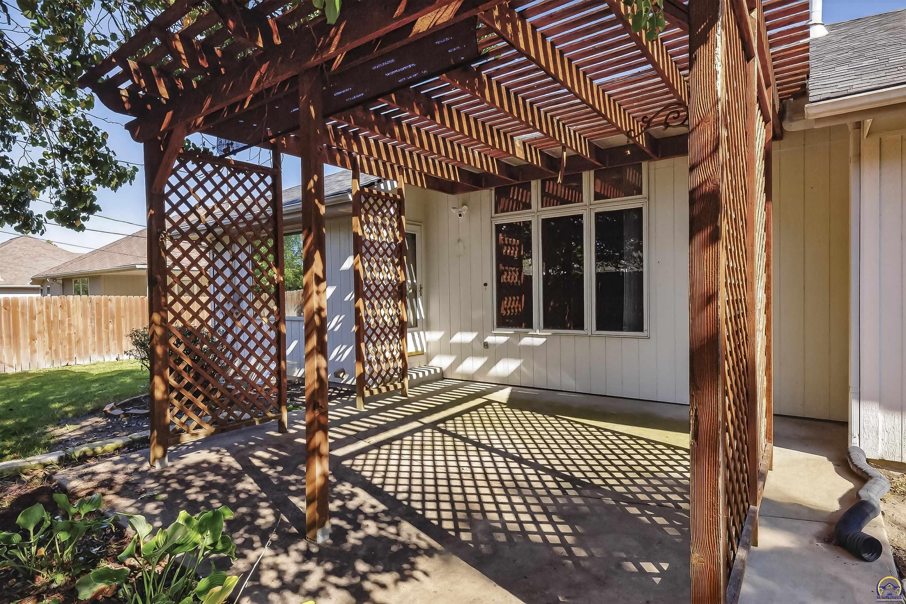 3713 Southwest Lincolnshire Road Topeka, KS 66610 - Photo 32 of 36