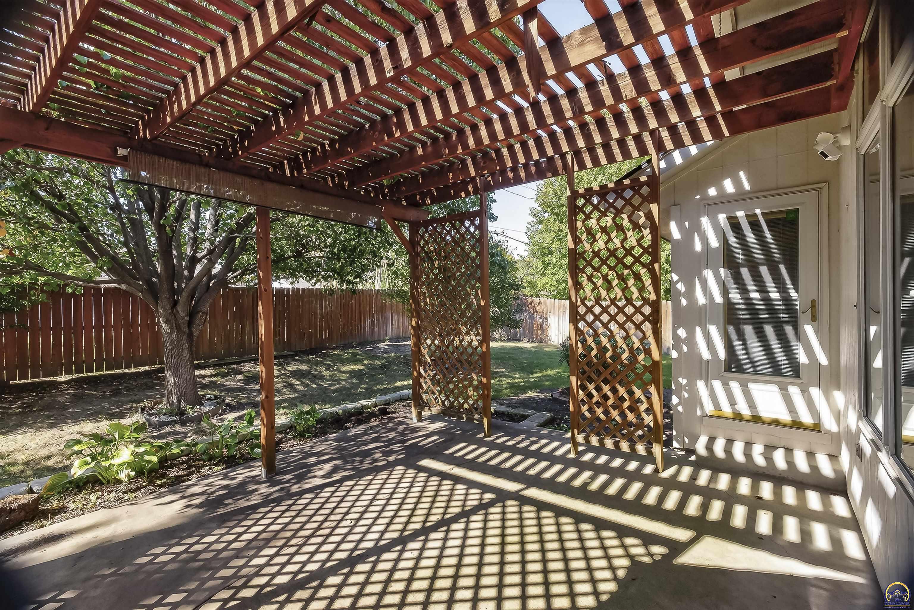 3713 Southwest Lincolnshire Road Topeka, KS 66610 - Photo 33 of 36