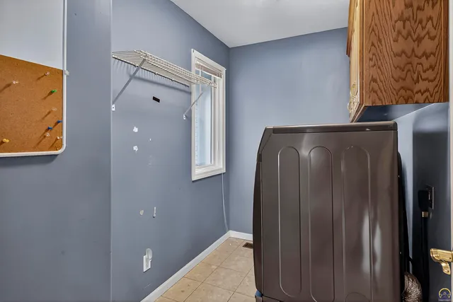 $355,000 | 3713 Southwest Lincolnshire Road, Topeka, KS 66610