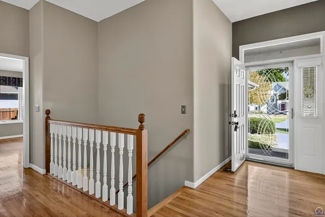 $355,000 | 3713 Southwest Lincolnshire Road, Topeka, KS 66610