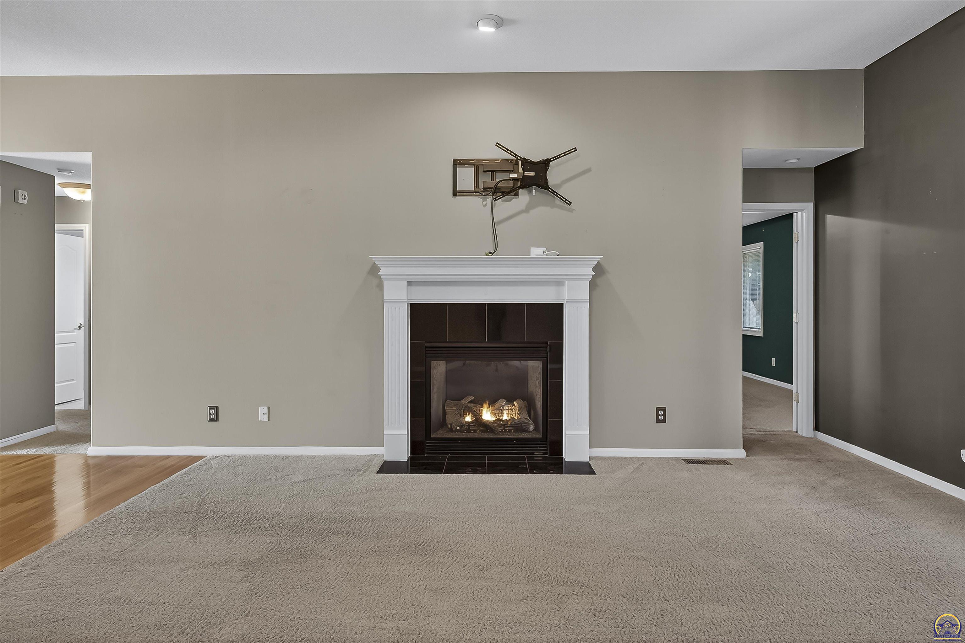 3713 Southwest Lincolnshire Road Topeka, KS 66610 - Photo 10 of 36