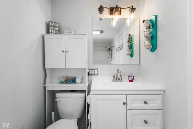 $263,900 | 155 North Franklin Road, Indianapolis, IN 46219