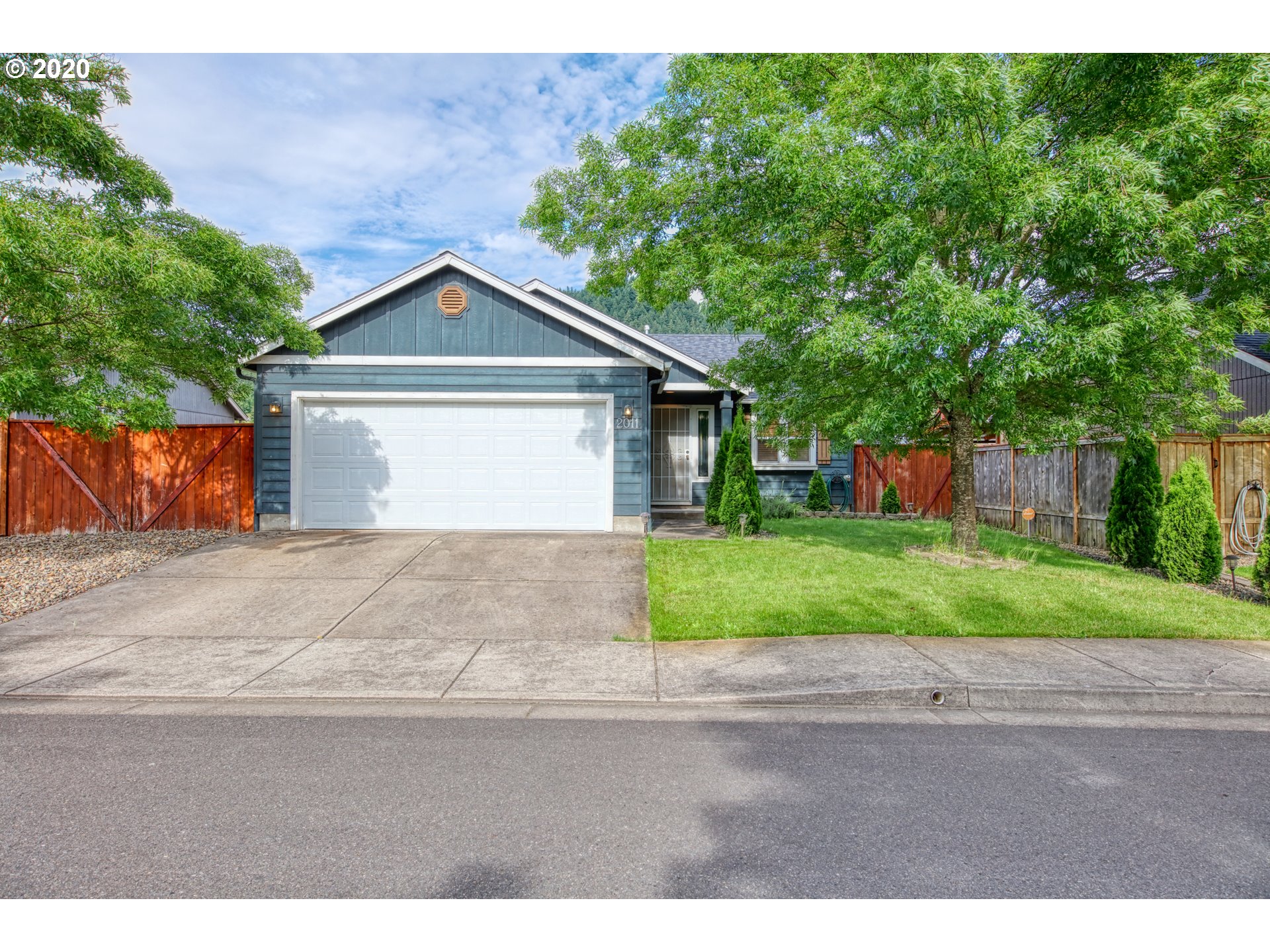 2011 South 58th Street Springfield, OR 97478 - Photo 1 of 22