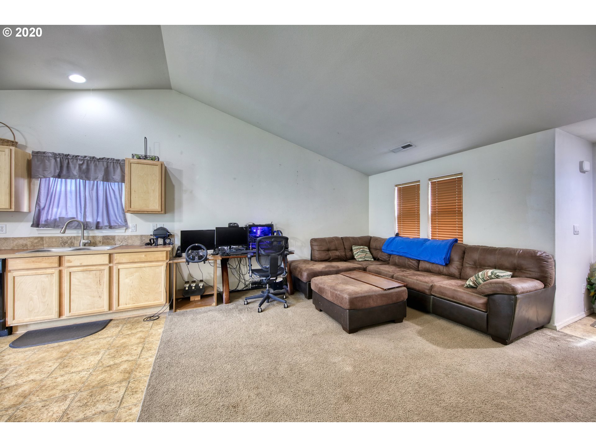 2011 South 58th Street Springfield, OR 97478 - Photo 7 of 22