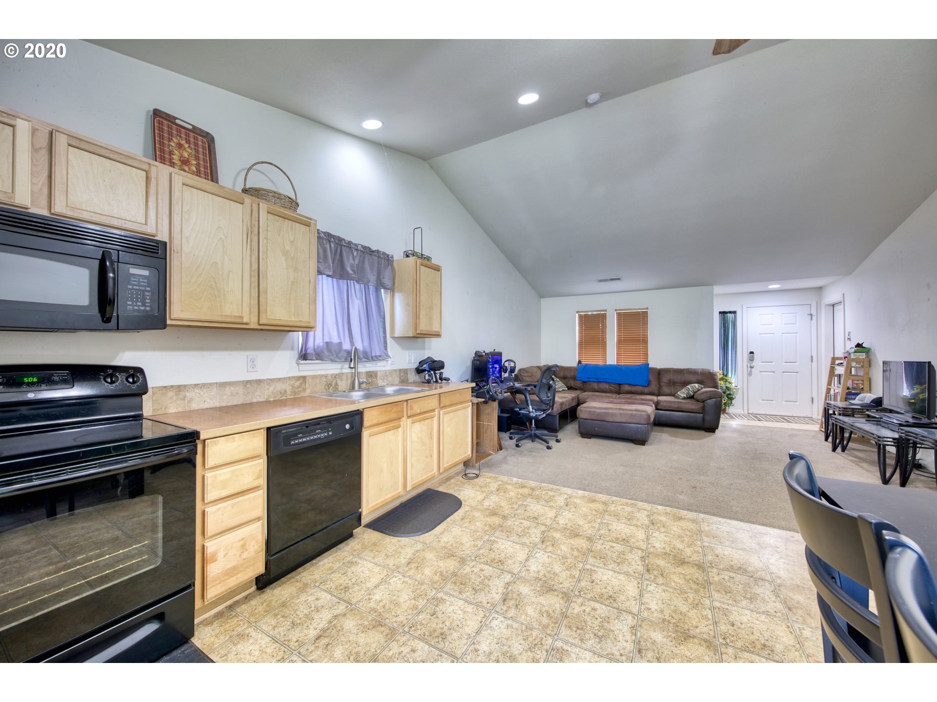 2011 South 58th Street Springfield, OR 97478 - Photo 10 of 22