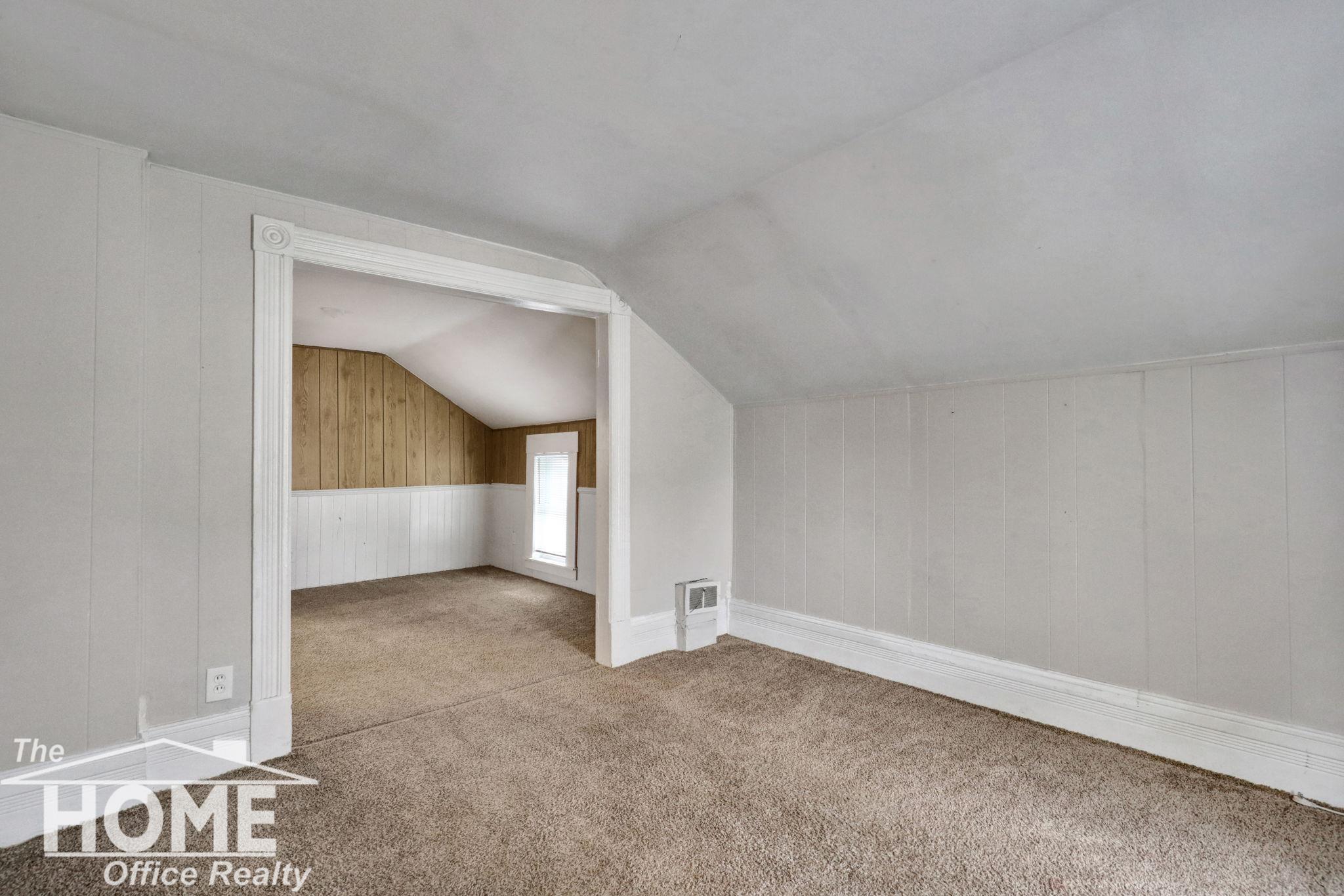 422 Clinton Street Owosso, MI 48867 - Photo 8 of 14