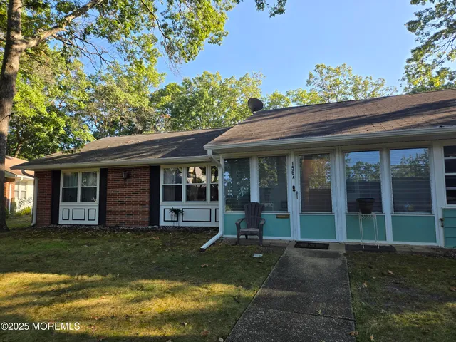 $179,900 | 156 A Gramercy Court, Lakewood, NJ 08701