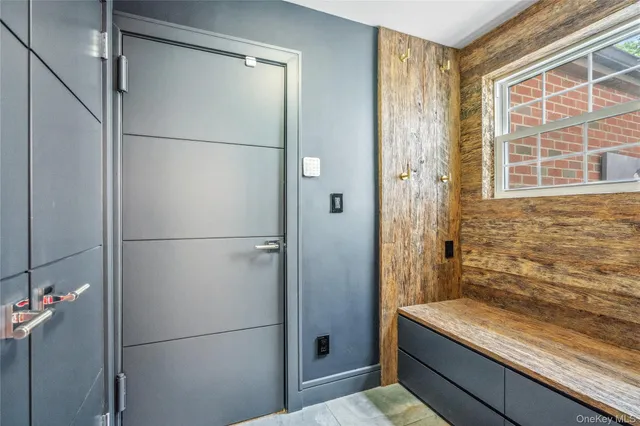 $3,800,000 | 23 Estates Terrace North, Manhasset, NY 11030