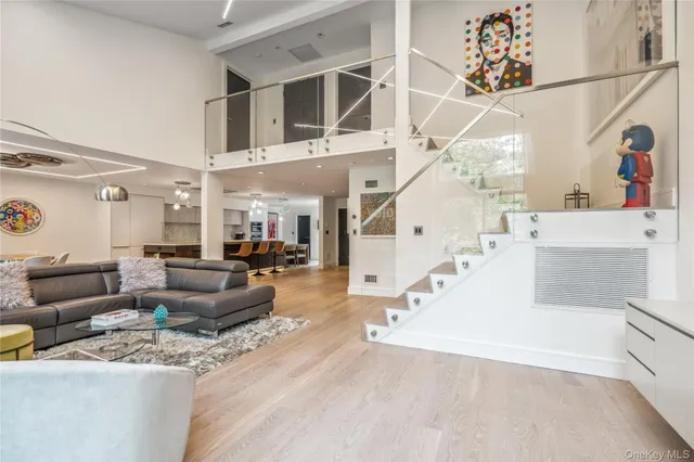 $3,800,000 | 23 Estates Terrace North, Manhasset, NY 11030