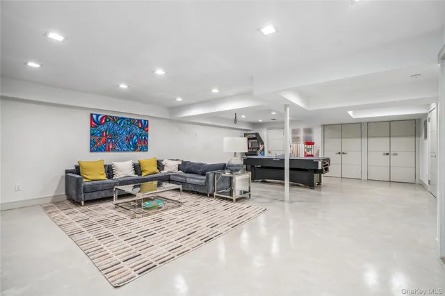 $3,800,000 | 23 Estates Terrace North, Manhasset, NY 11030