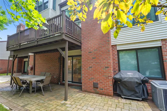 $3,800,000 | 23 Estates Terrace North, Manhasset, NY 11030