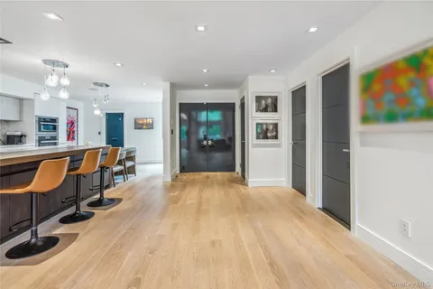 $3,498,000 | 23 Estates Terrace North, Manhasset, NY 11030