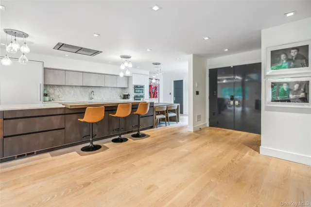 $3,800,000 | 23 Estates Terrace North, Manhasset, NY 11030