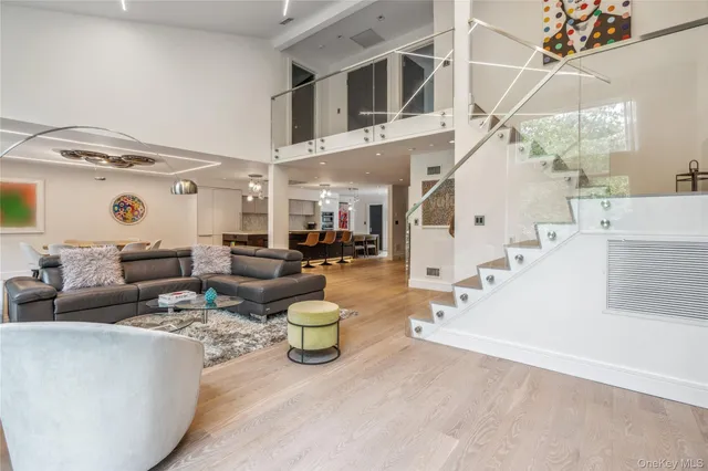 $3,800,000 | 23 Estates Terrace North, Manhasset, NY 11030