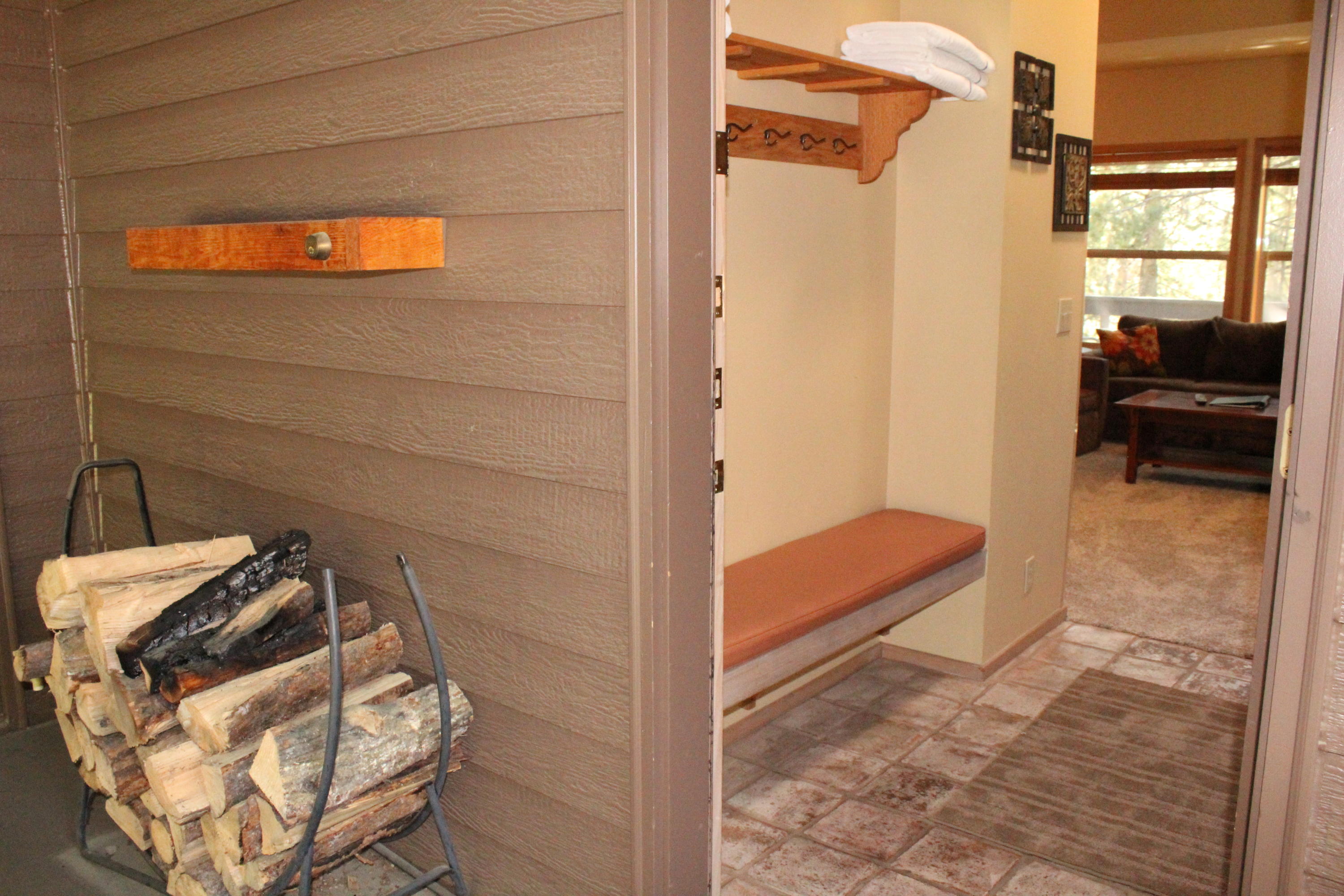 57379-30b Beaver Ridge Loop Sunriver, OR 97707 - Photo 2 of 23 2-entry-R30