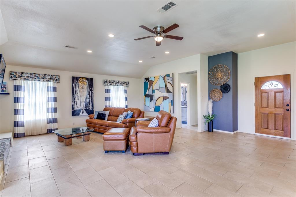 22034 Raintree Court Whitney, TX 76692 - Photo 7 of 36