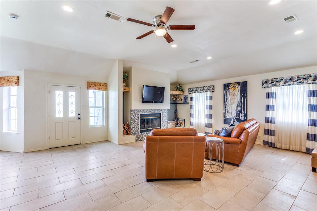 22034 Raintree Court Whitney, TX 76692 - Photo 10 of 36