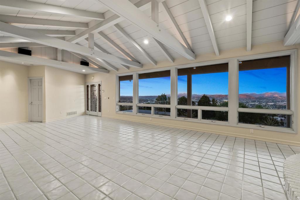 10595 Russell Road La Mesa, CA 91941 - Photo 7 of 44