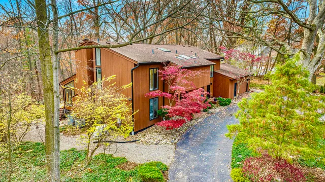 $925,000 | 28485 South Harwich Court, Farmington, MI 48334