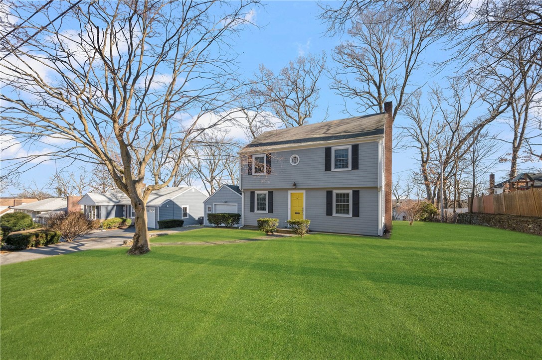 68 Bennington Road Cranston, RI 02920 - Photo 4 of 26