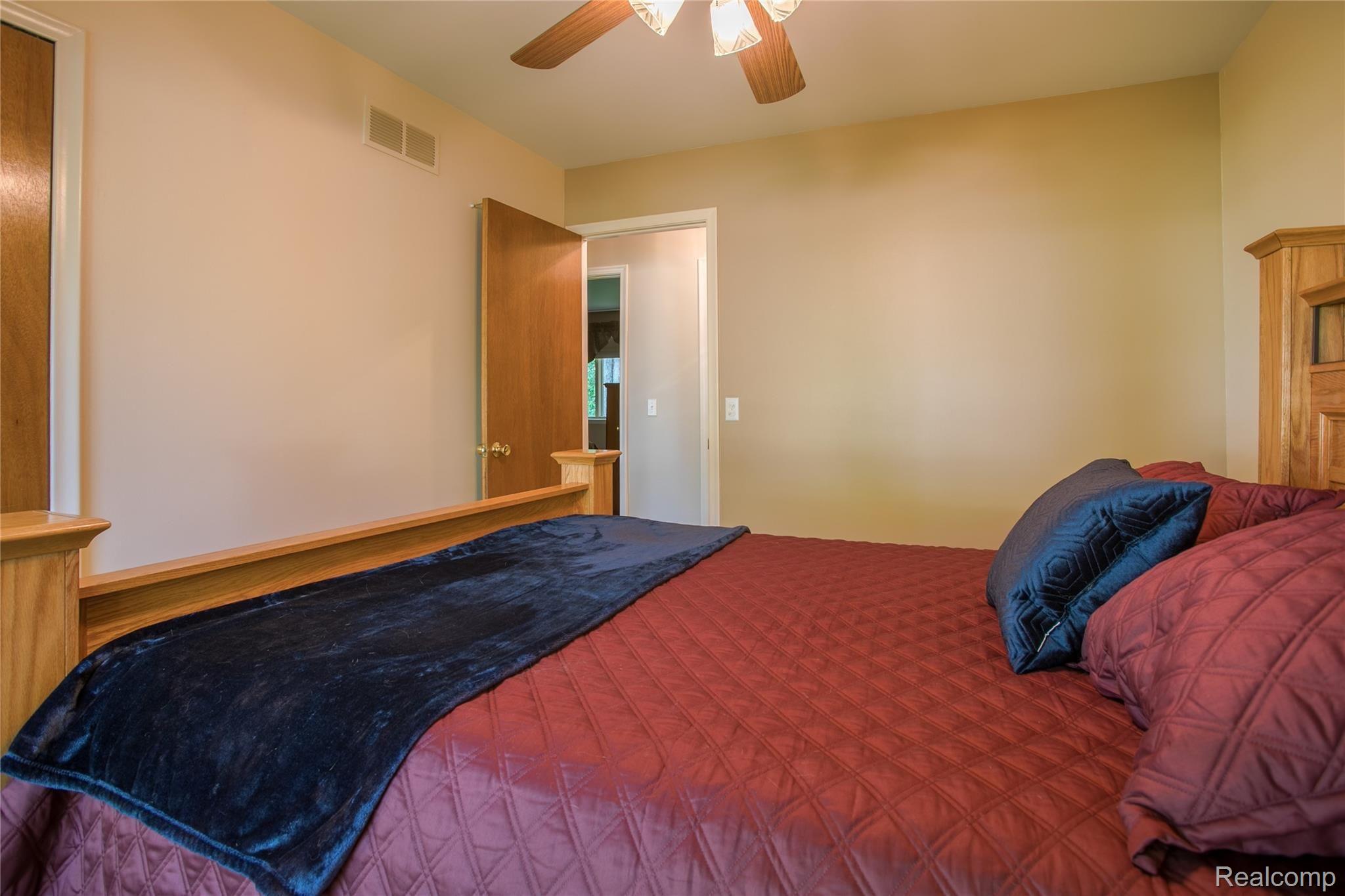 5294 Copley Square Road Grand Blanc, MI 48439 - Photo 17 of 31 TIDP1368-HDR.jpg