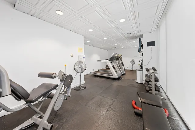 $159,900 | 253 East Delaware Place, Unit 14D, Chicago, IL 60611