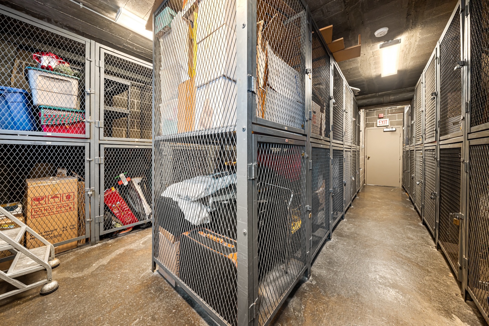 253 East Delaware Place, Unit 14D Chicago, IL 60611 - Photo 20 of 22 a view of outdoor space