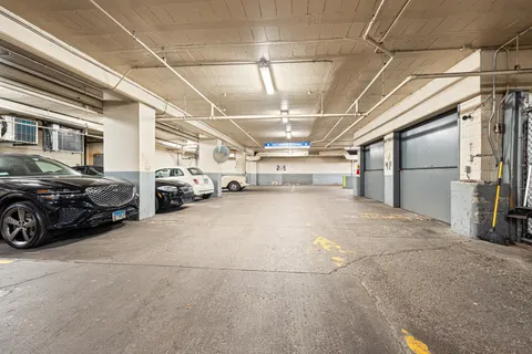 $159,900 | 253 East Delaware Place, Unit 14D, Chicago, IL 60611