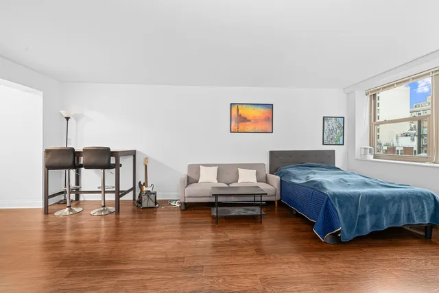 $159,900 | 253 East Delaware Place, Unit 14D, Chicago, IL 60611