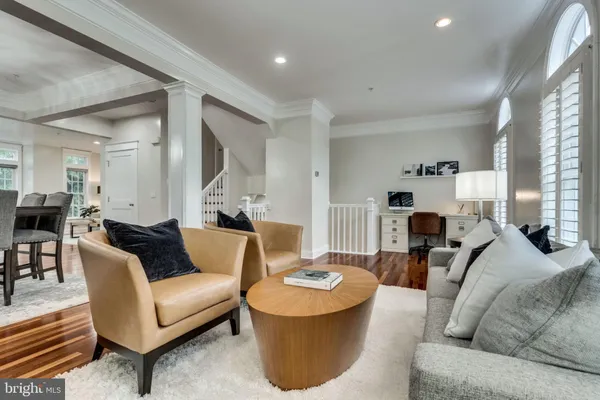 $4,500 | 820 West Glebe Road, Alexandria, VA 22305
