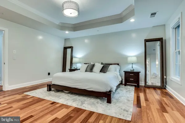 $4,500 | 820 West Glebe Road, Alexandria, VA 22305