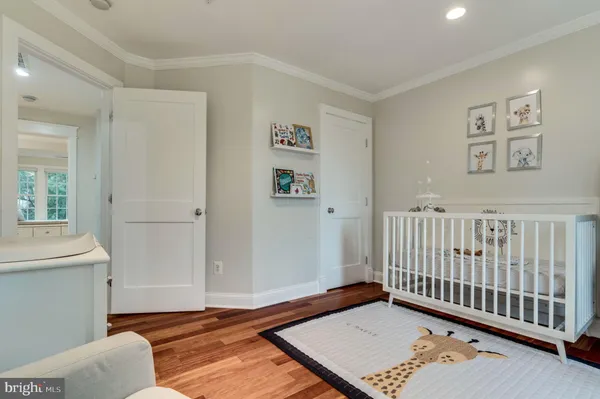 $4,500 | 820 West Glebe Road, Alexandria, VA 22305