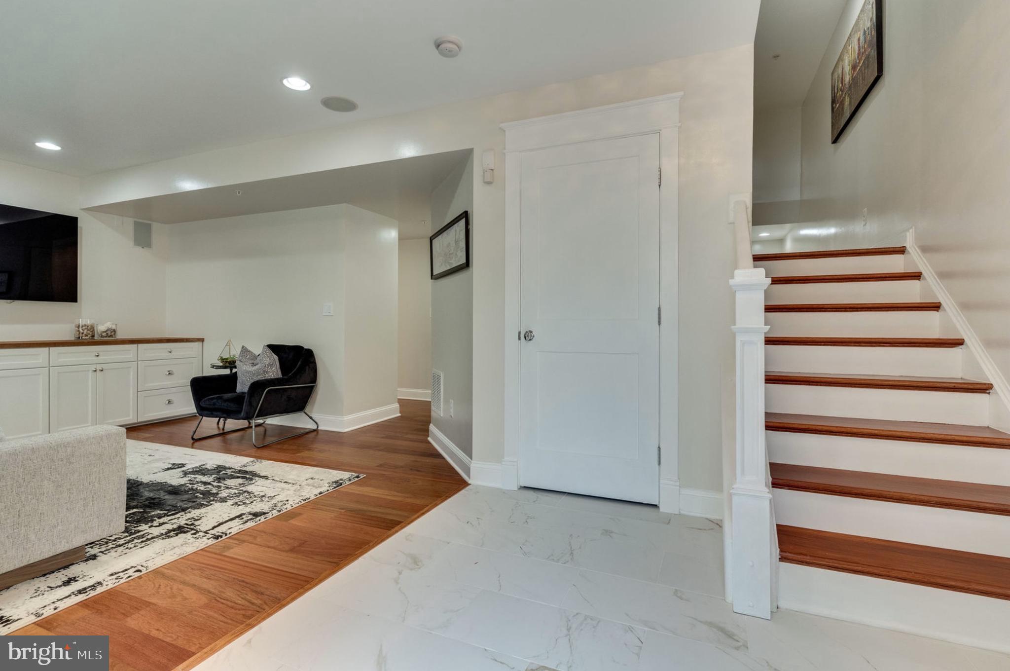 820 West Glebe Road Alexandria, VA 22305 - Photo 4 of 33