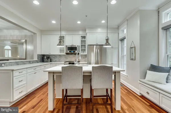 $4,500 | 820 West Glebe Road, Alexandria, VA 22305