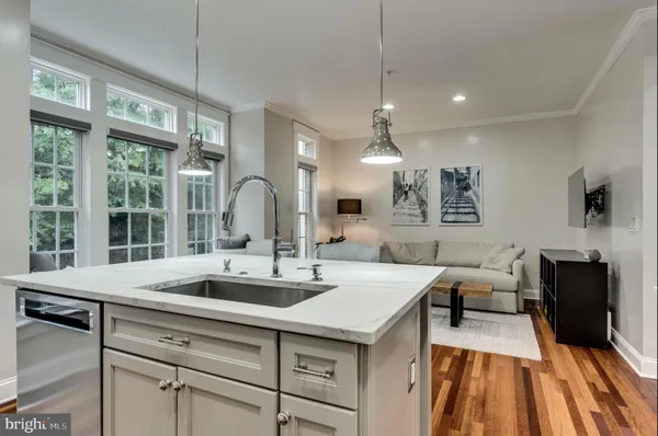 $4,500 | 820 West Glebe Road, Alexandria, VA 22305