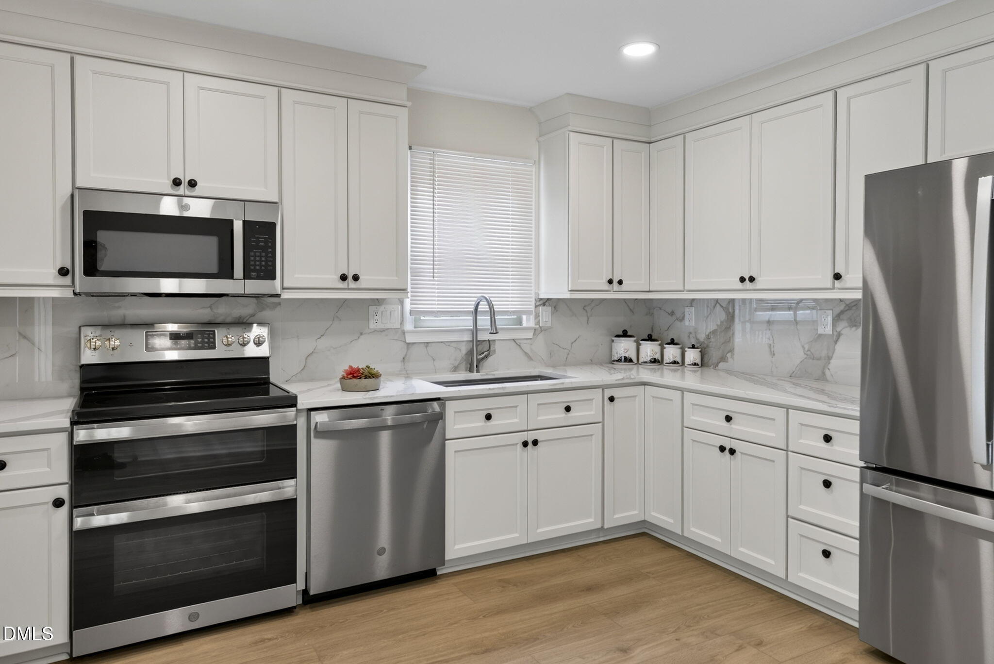 112 Poppy Trail Durham, NC 27713 - Photo 17 of 26 Stainlesssteel appliances