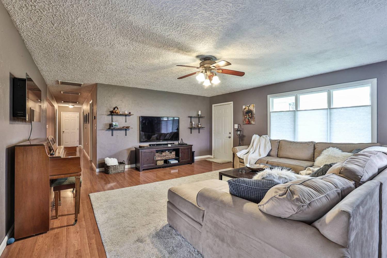 11699 Miller Road Sunman, IN 47041 - Photo 4 of 40