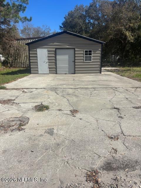 95608 Clearwater Road Fernandina Beach, FL 32034 - Photo 6 of 32 a house with a yard
