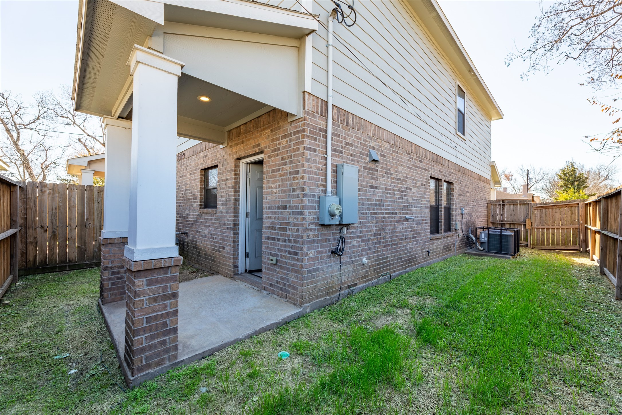 6501 Stratton Street Houston, TX 77023 - Photo 26 of 46 Cozy covered patio and fenced backyard for easy outdoor living.