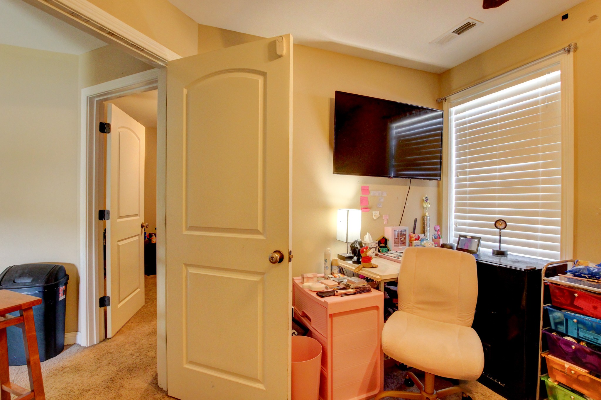 3776 Suiter Road Clarksville, TN 37040 - Photo 12 of 16 a view of a workspace with furniture