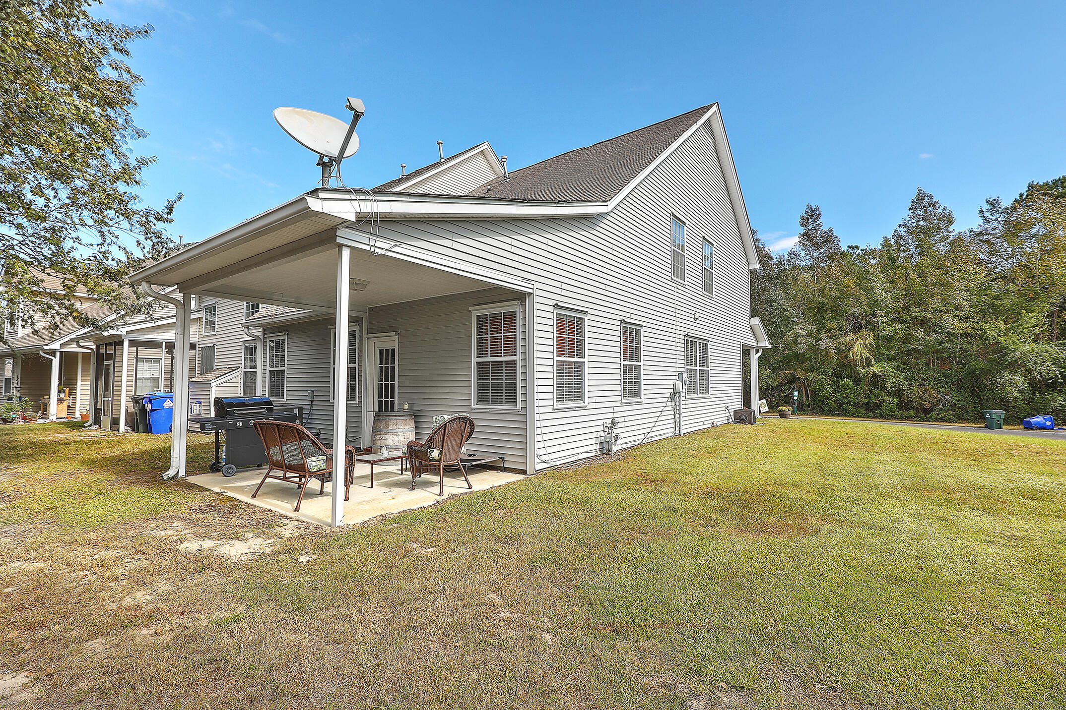 1532 Royal Colony Road Johns Island, SC 29455 - Photo 29 of 34 Rear yard view
